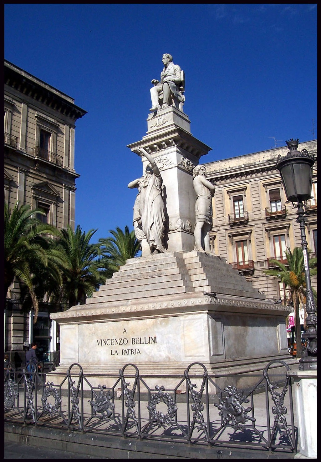 Monumento a Vincenzo Bellini. Catania, Piazza Stesicoro